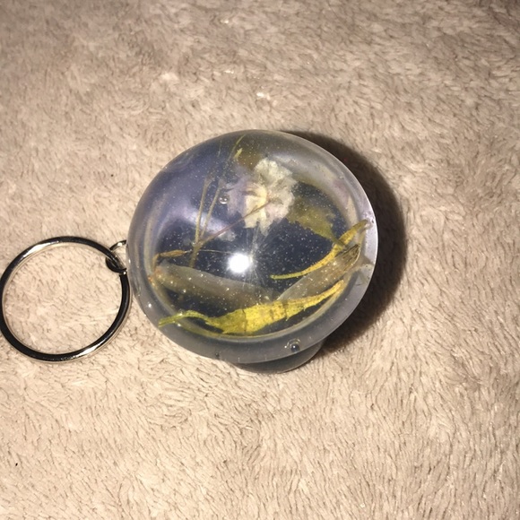 Epoxy resin mini mushroom 🍄 keychain blue purple green with baby’s breath - Picture 3 of 5